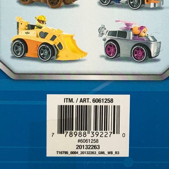 New in Box-PAW Patrol True Metal Adventure Bay Lookout  Way w/ 6 Metal Vehicles - Picture 16 of 16